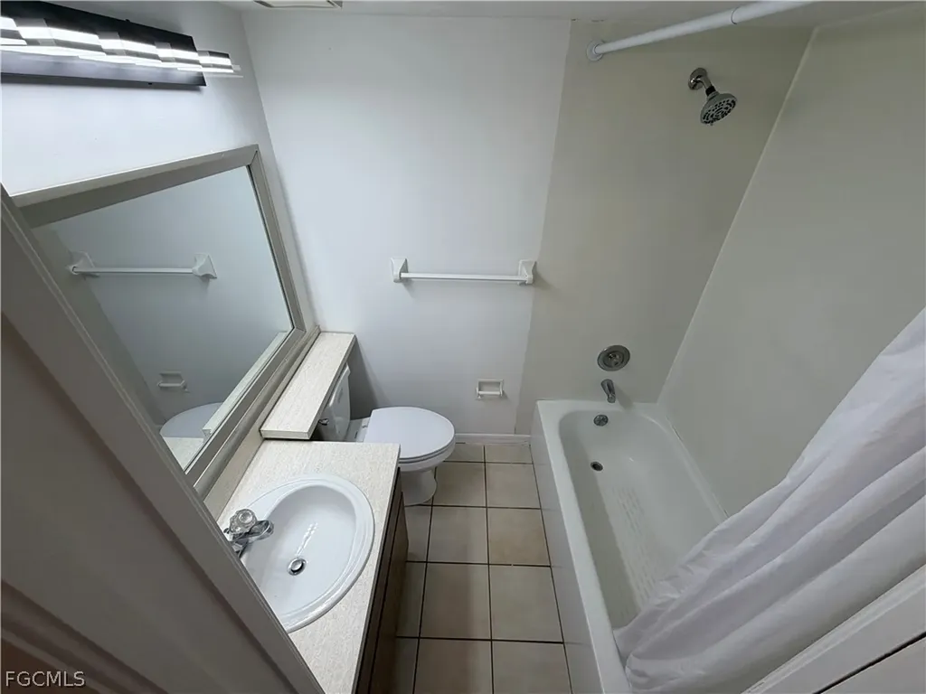 7643/7647 Winged Foot Drive Fort Myers FL 33967