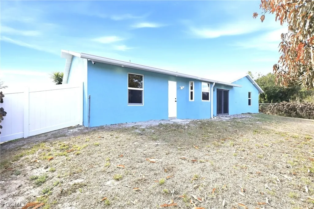 3404 2nd Street SW Lehigh Acres FL 33976