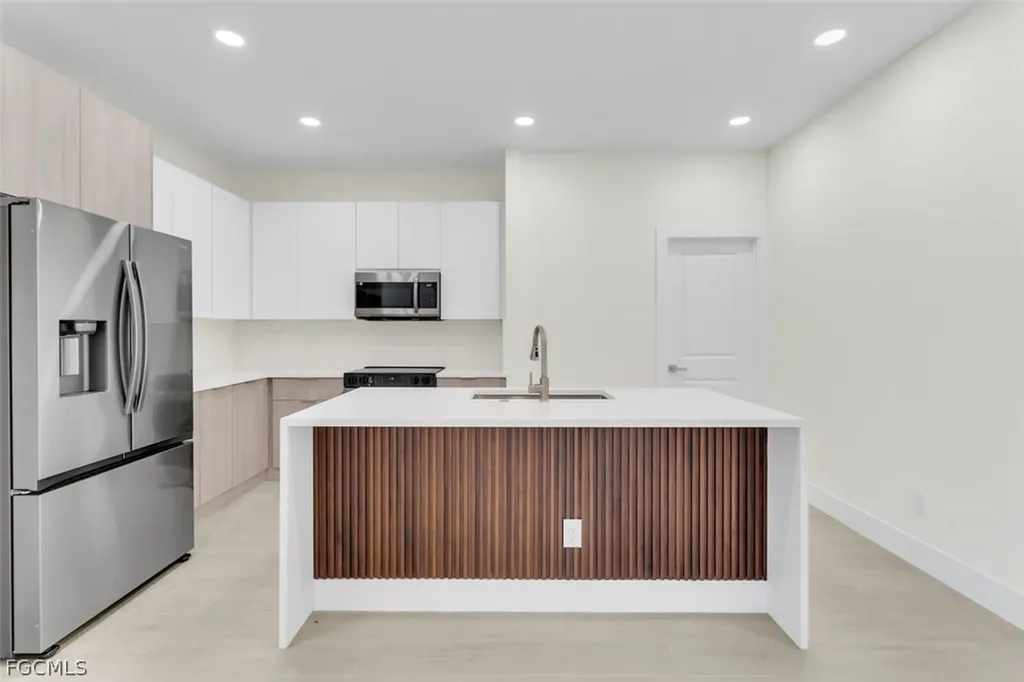1827 Embers Parkway W Cape Coral FL 33993