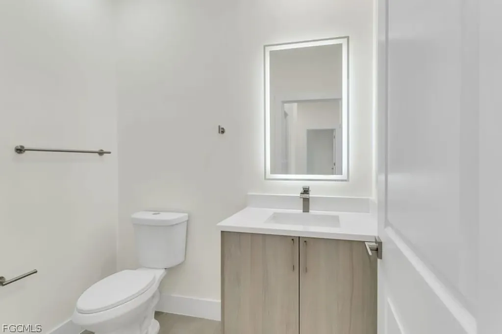 1827 Embers Parkway W Cape Coral FL 33993