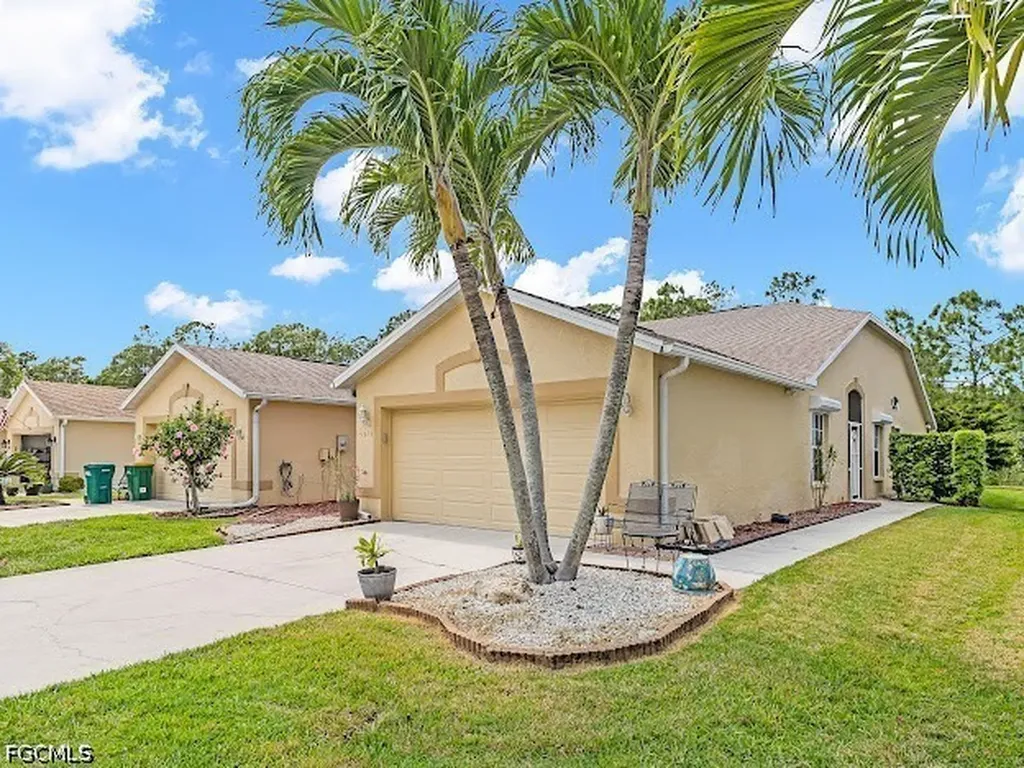 5313 Whitten Drive Naples FL 34104