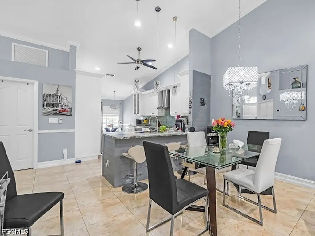 5313 Whitten Drive Naples FL 34104