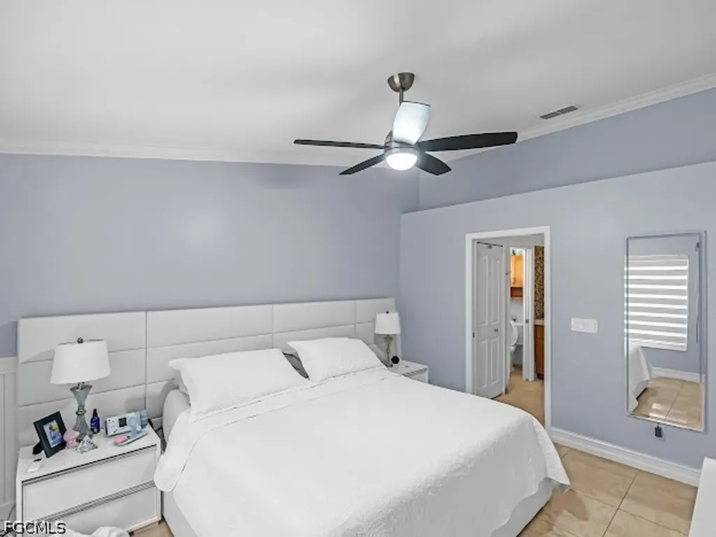 5313 Whitten Drive Naples FL 34104