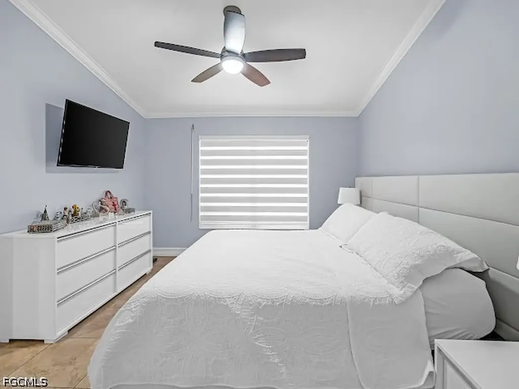 5313 Whitten Drive Naples FL 34104