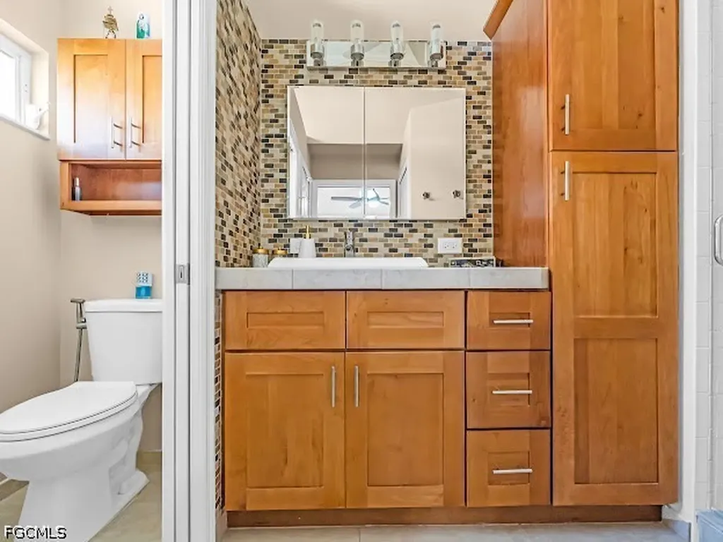 5313 Whitten Drive Naples FL 34104