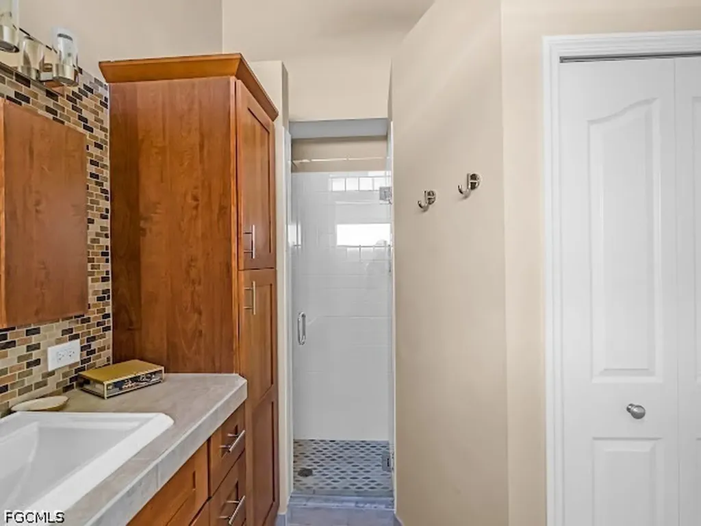 5313 Whitten Drive Naples FL 34104