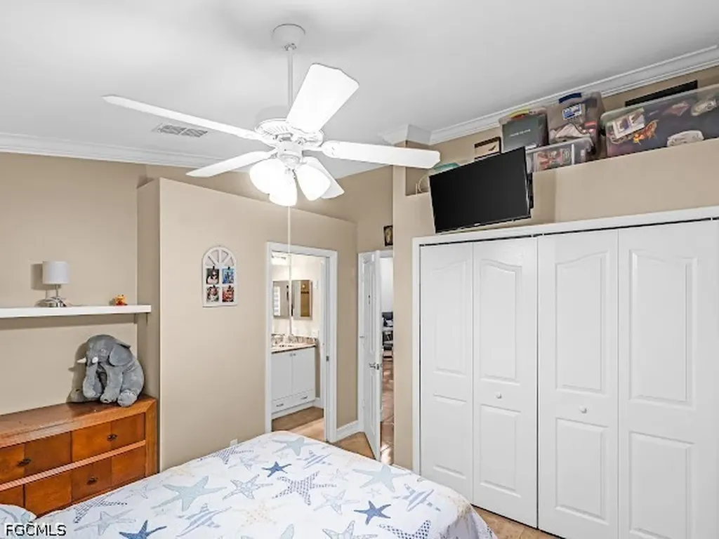 5313 Whitten Drive Naples FL 34104