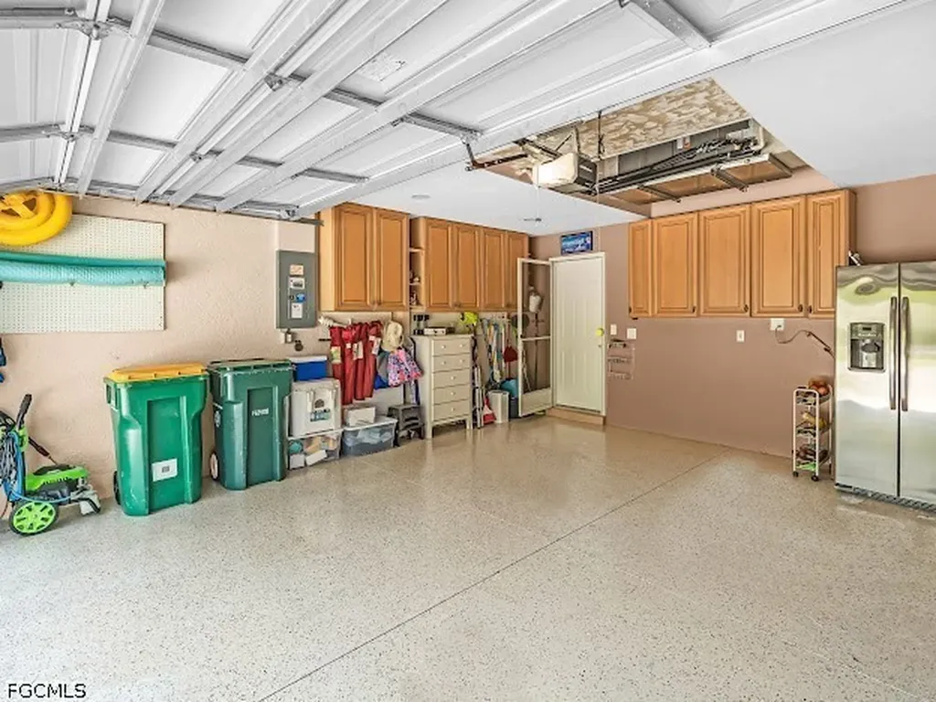 5313 Whitten Drive Naples FL 34104