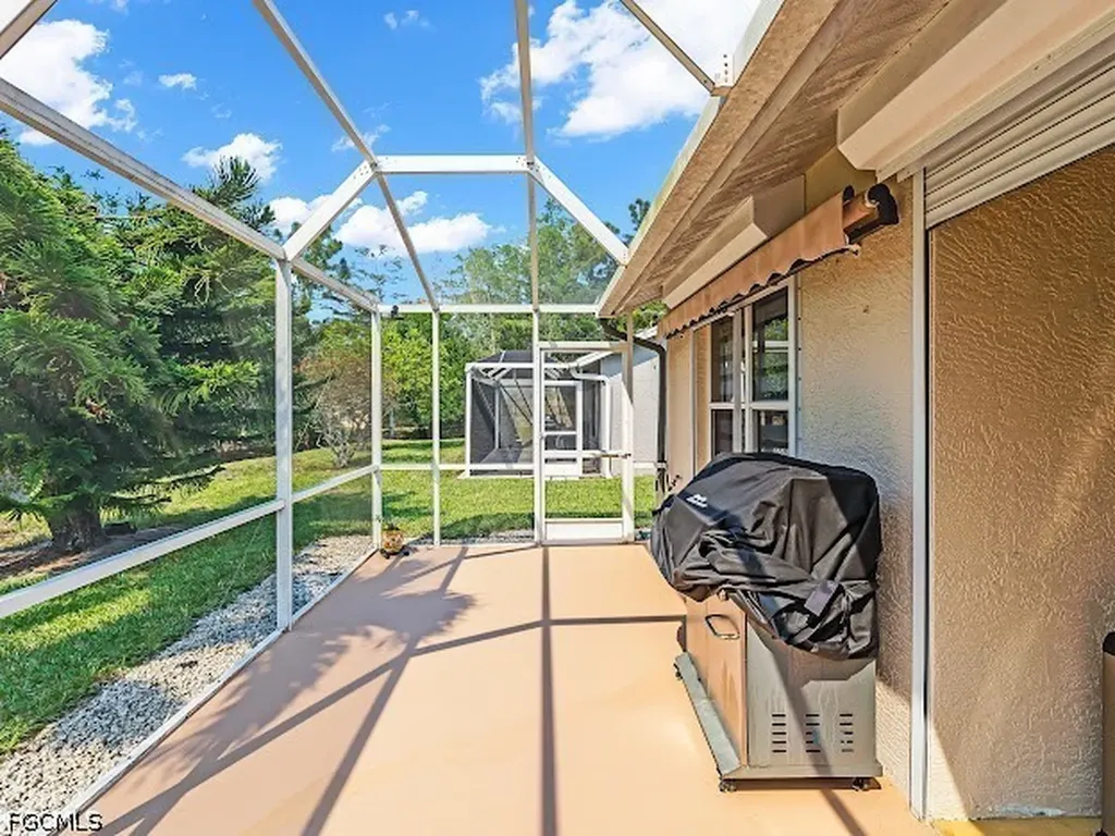 5313 Whitten Drive Naples FL 34104