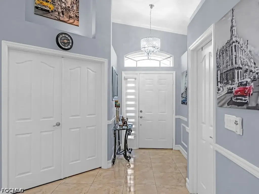 5313 Whitten Drive Naples FL 34104