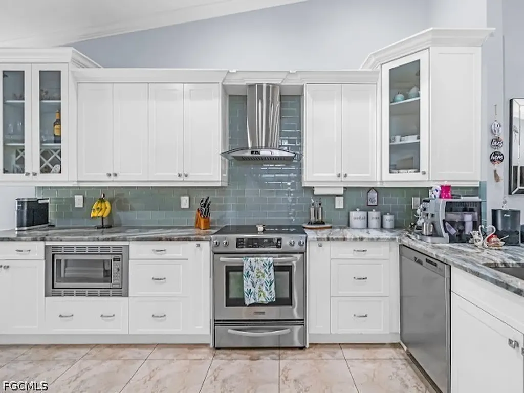 5313 Whitten Drive Naples FL 34104