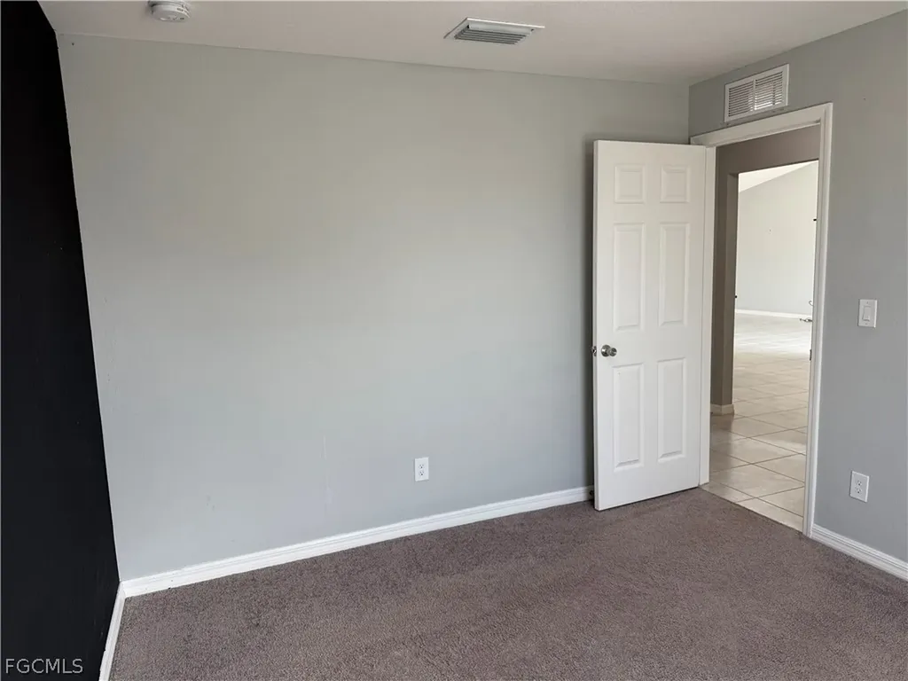 910 NW 8th Terrace Cape Coral FL 33993