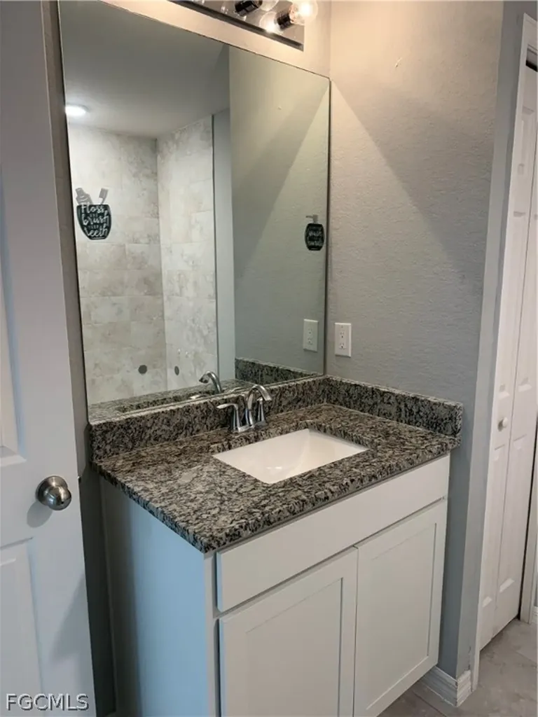 910 NW 8th Terrace Cape Coral FL 33993
