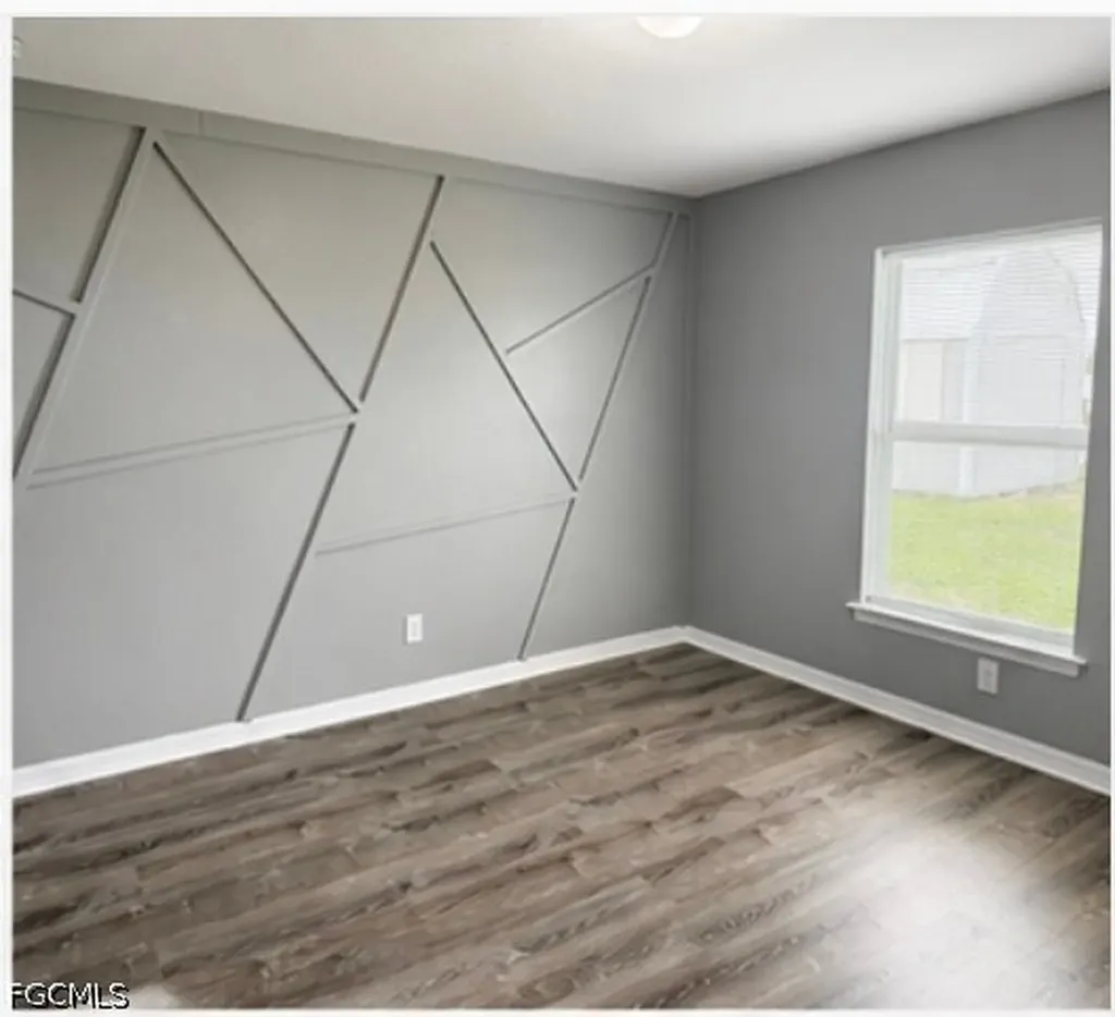 910 NW 8th Terrace Cape Coral FL 33993