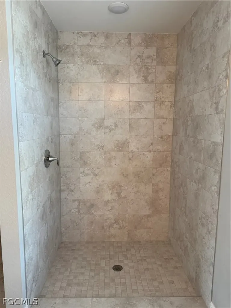 910 NW 8th Terrace Cape Coral FL 33993