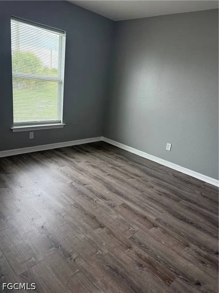 910 NW 8th Terrace Cape Coral FL 33993