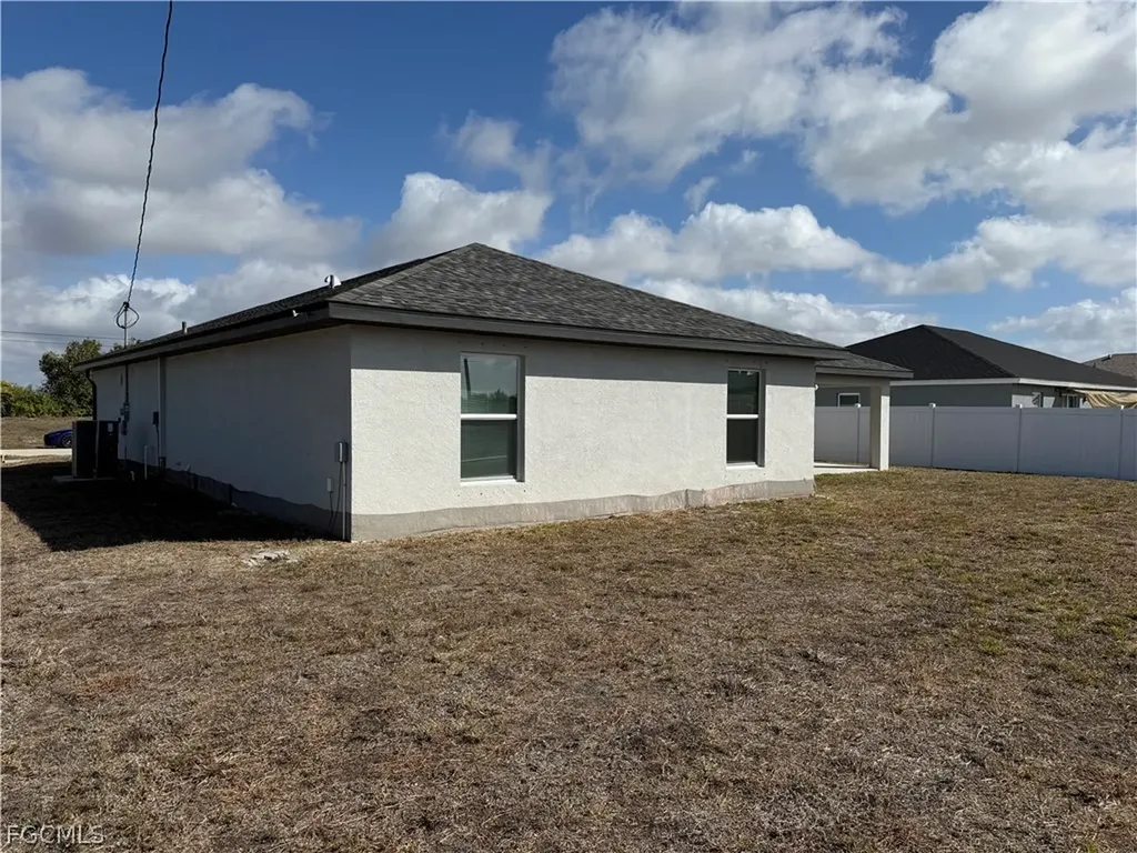 910 NW 8th Terrace Cape Coral FL 33993