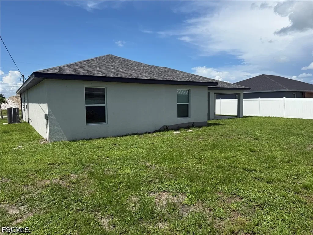910 NW 8th Terrace Cape Coral FL 33993