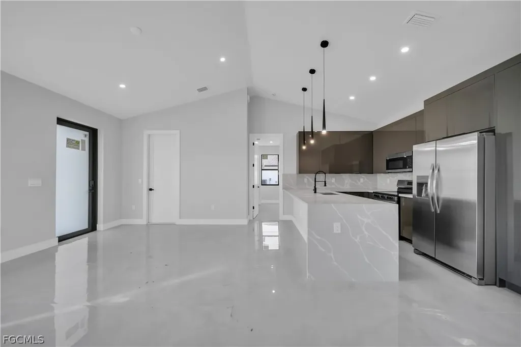 1120 NW 20th Place Cape Coral FL 33993