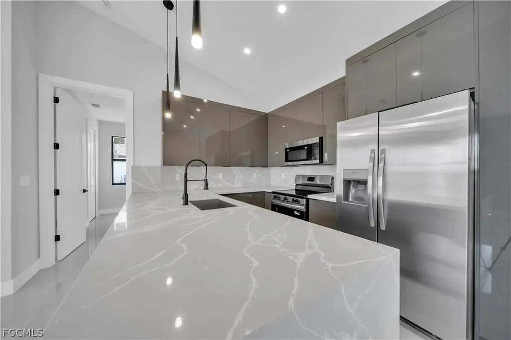 1120 NW 20th Place Cape Coral FL 33993