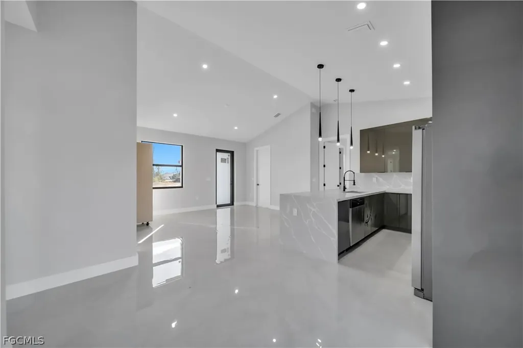 1120 NW 20th Place Cape Coral FL 33993