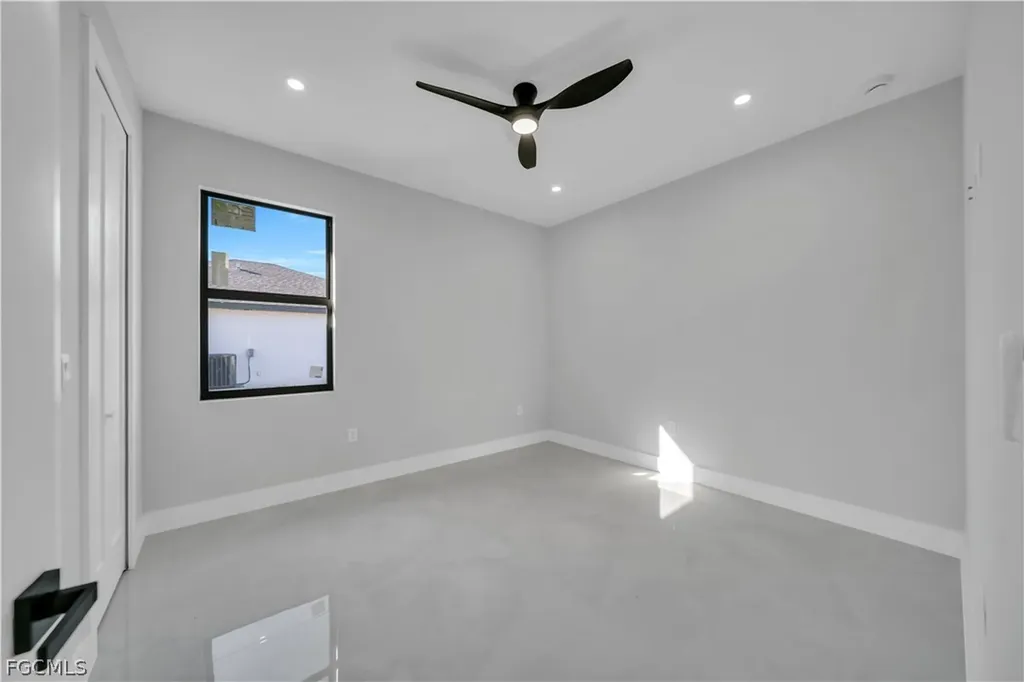 1120 NW 20th Place Cape Coral FL 33993