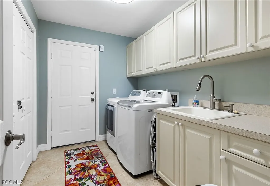 2013 SW 31st Terrace Cape Coral FL 33914