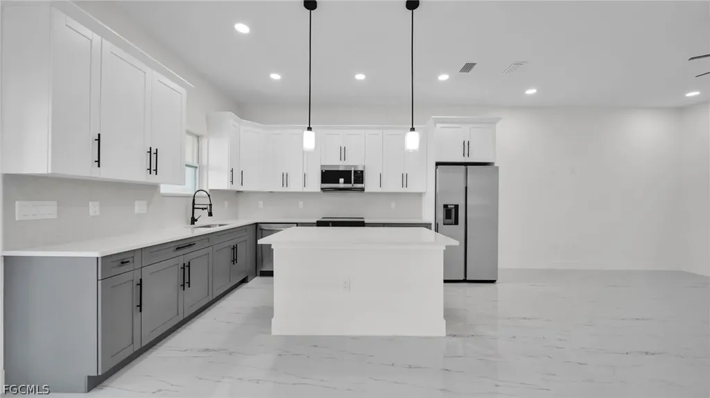 4662 29th Street SW Lehigh Acres FL 33973
