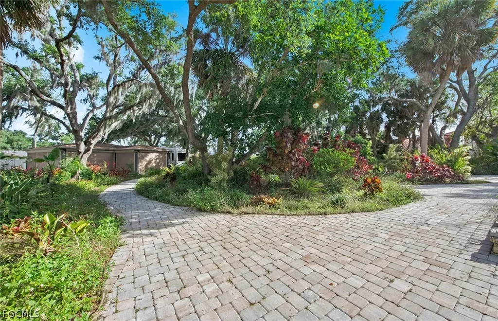 13782 River Forest Drive Fort Myers FL 33905