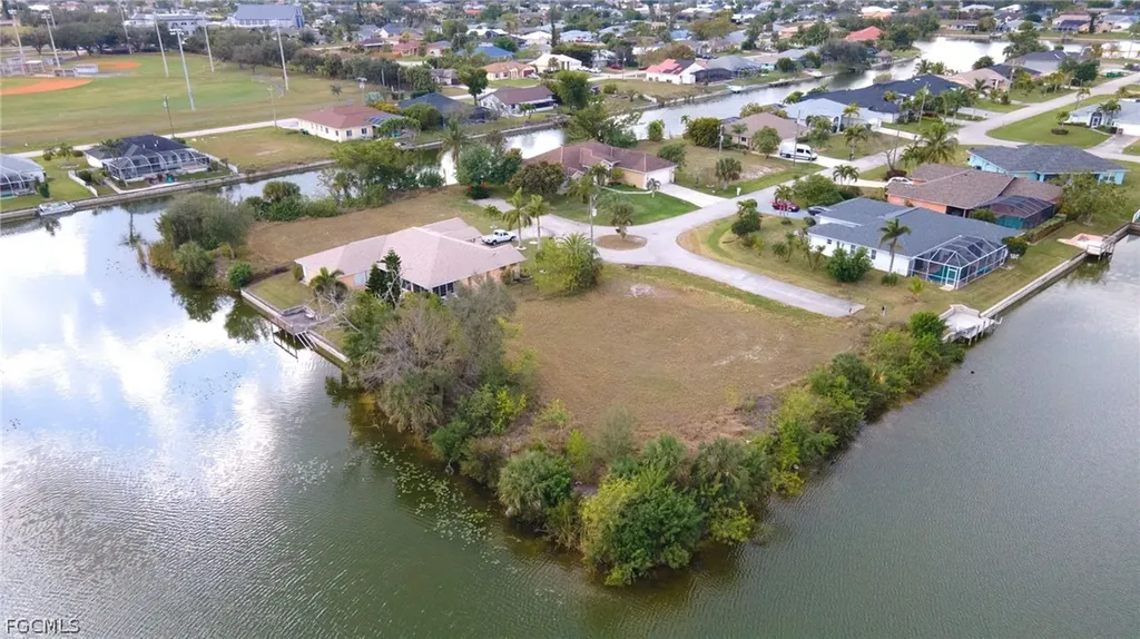 2217 NE 2nd Street Cape Coral FL 33909