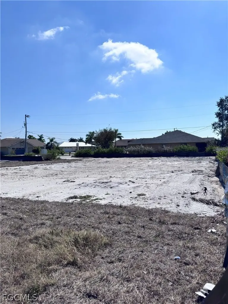 1402 Cape Coral Parkway W Cape Coral FL 33914