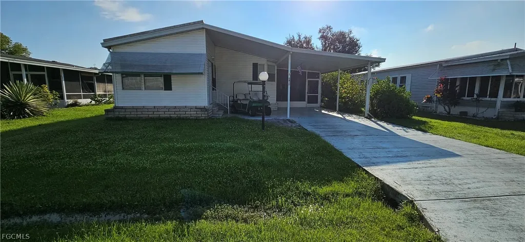 8410 Wagon Wheel Circle North Fort Myers FL 33917
