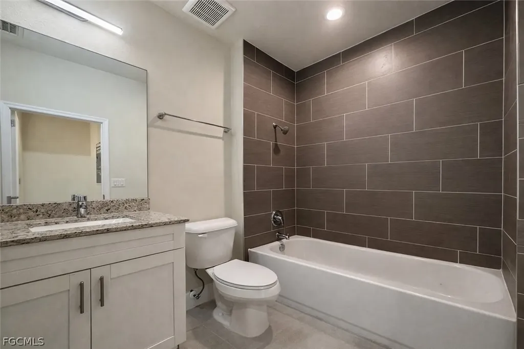 3303 SW 8th Place Cape Coral FL 33914