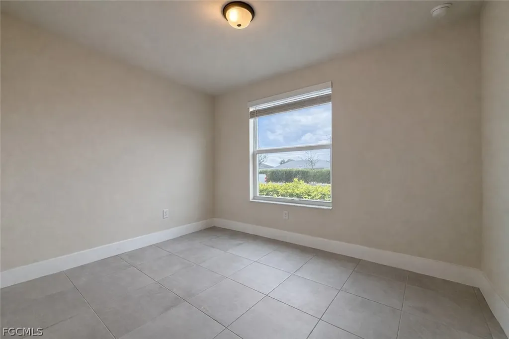3303 SW 8th Place Cape Coral FL 33914