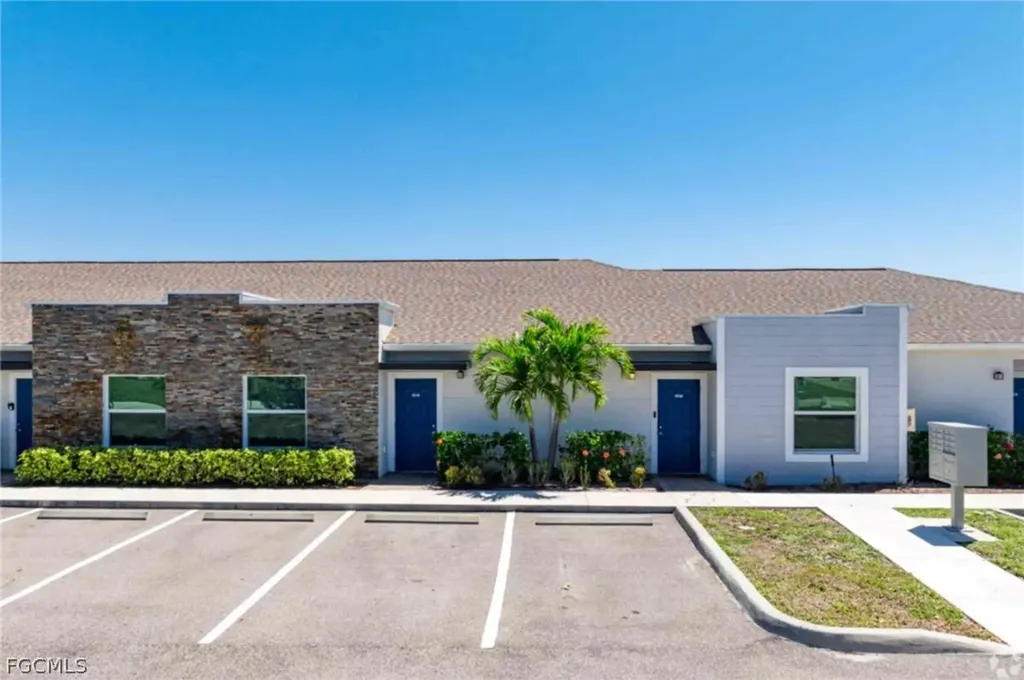 3303 SW 8th Place Cape Coral FL 33914