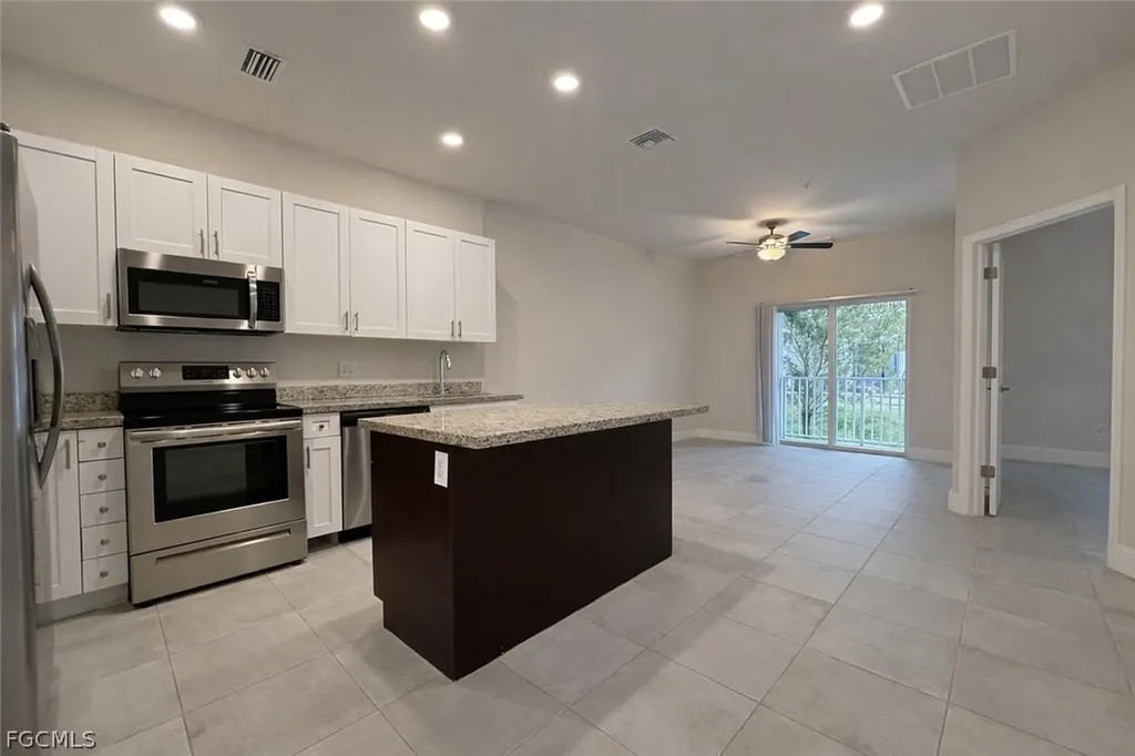 3303 SW 8th Place Cape Coral FL 33914