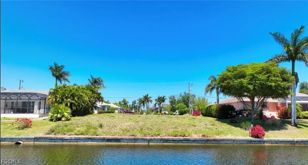 1716 SW 2nd Street Cape Coral FL 33991
