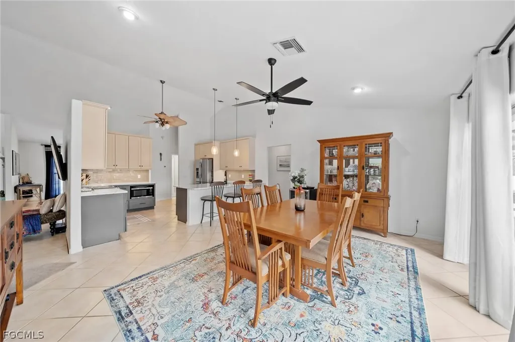 1007 SE 23rd Avenue Cape Coral FL 33990