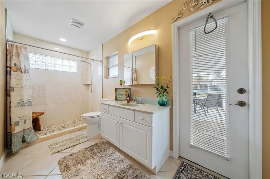 1007 SE 23rd Avenue Cape Coral FL 33990