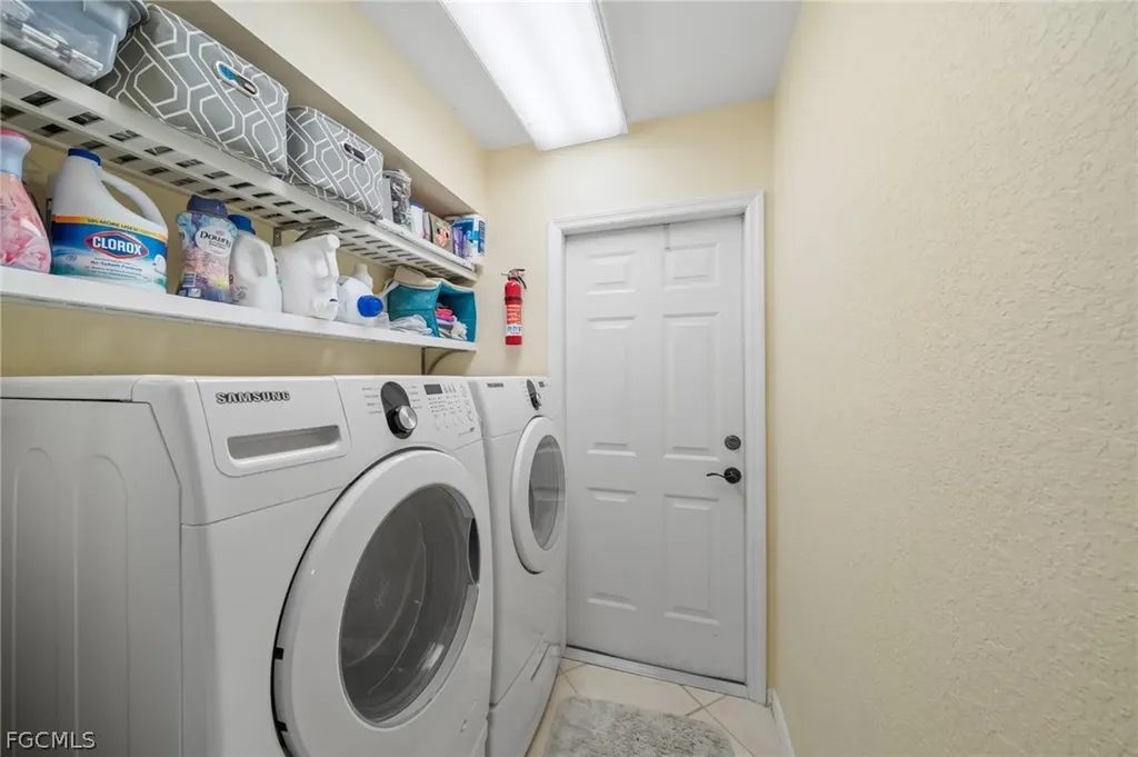 1007 SE 23rd Avenue Cape Coral FL 33990