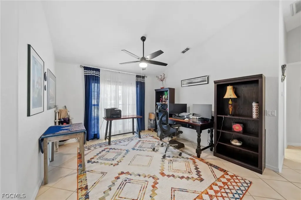 1007 SE 23rd Avenue Cape Coral FL 33990