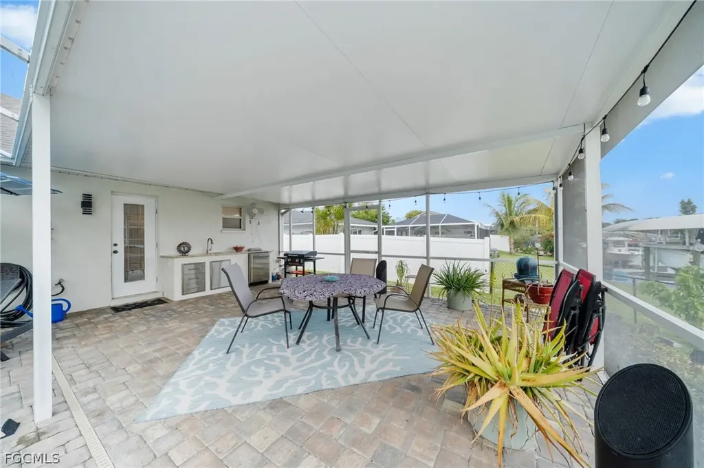 1007 SE 23rd Avenue Cape Coral FL 33990