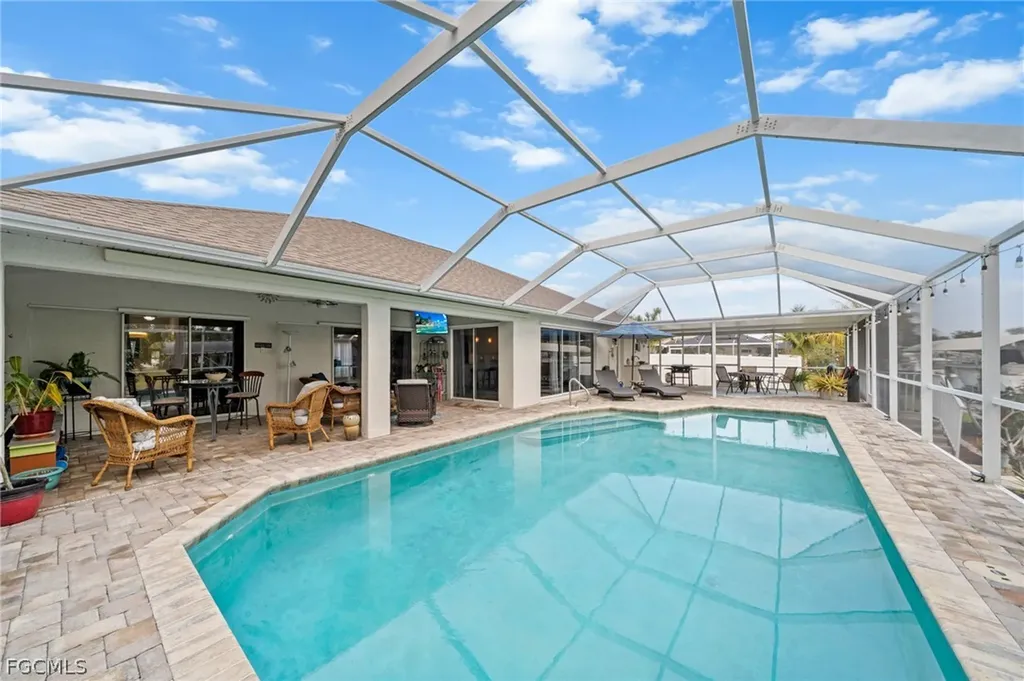 1007 SE 23rd Avenue Cape Coral FL 33990