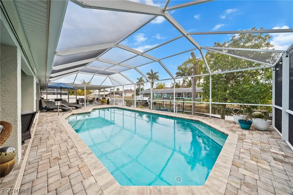 1007 SE 23rd Avenue Cape Coral FL 33990