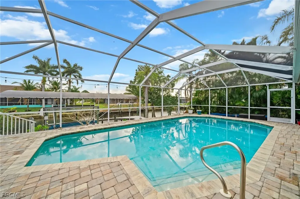 1007 SE 23rd Avenue Cape Coral FL 33990