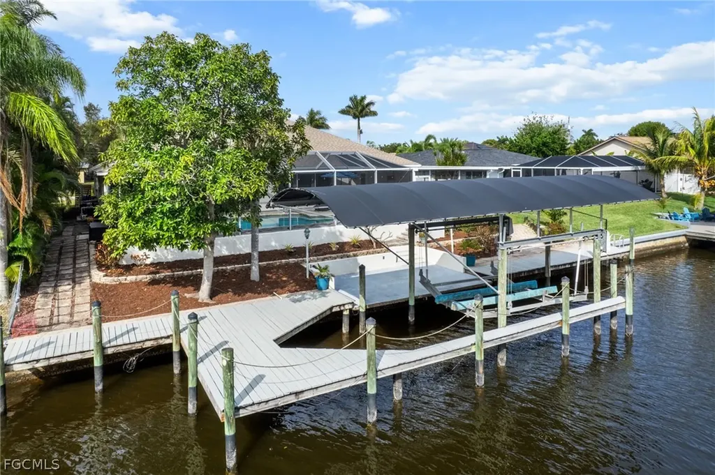 1007 SE 23rd Avenue Cape Coral FL 33990