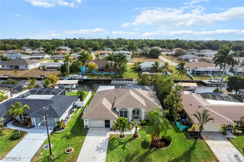 1007 SE 23rd Avenue Cape Coral FL 33990