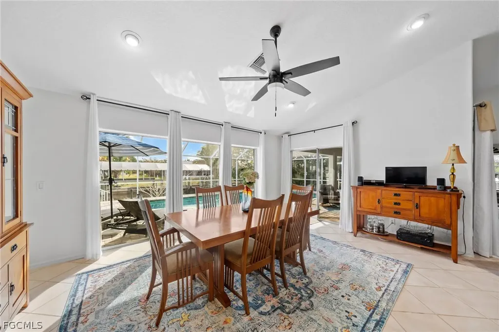 1007 SE 23rd Avenue Cape Coral FL 33990