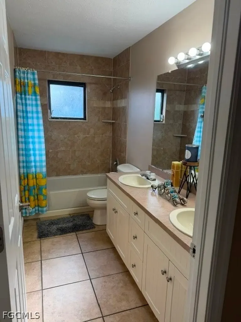 322 SE 46th Lane Cape Coral FL 33904