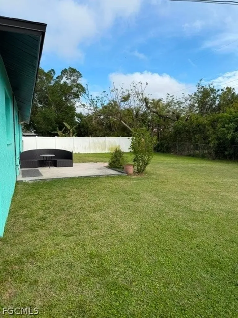 322 SE 46th Lane Cape Coral FL 33904